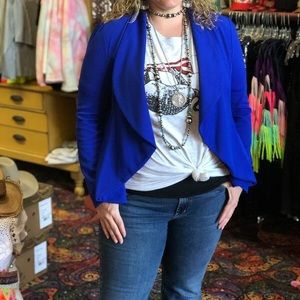 3x but fits like a 2x new with tags small in the arms